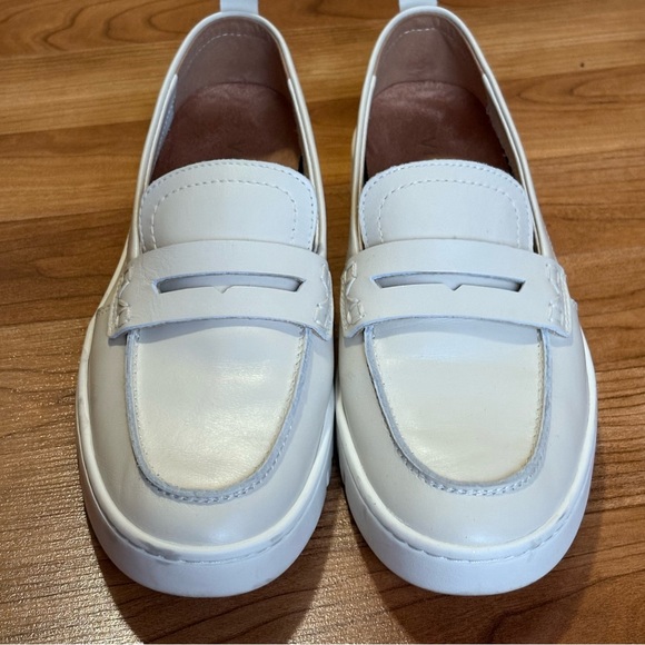 Vionic Uptown Loafer Cream Leather Women’s size 7.5 - Picture 4 of 10